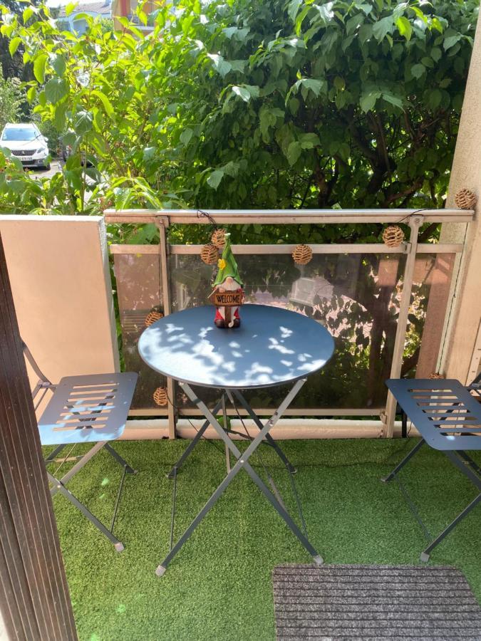 Joli Appartement Meuble アヌシー エクステリア 写真